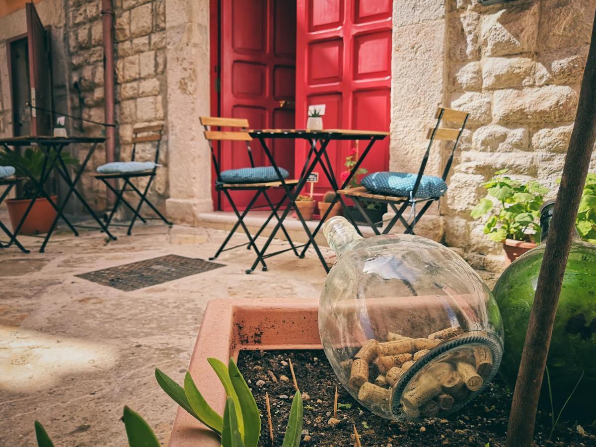 Redmood Guesthouse Barletta Bagian luar foto