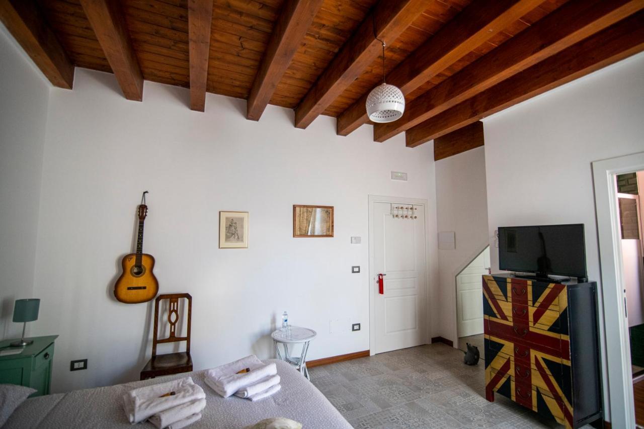 Redmood Guesthouse Barletta Bagian luar foto