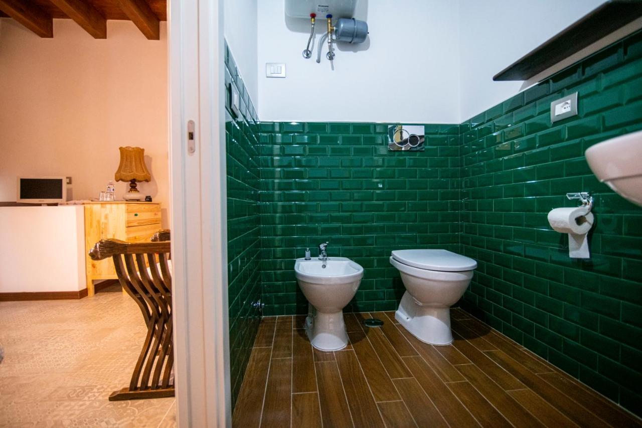 Redmood Guesthouse Barletta Bagian luar foto